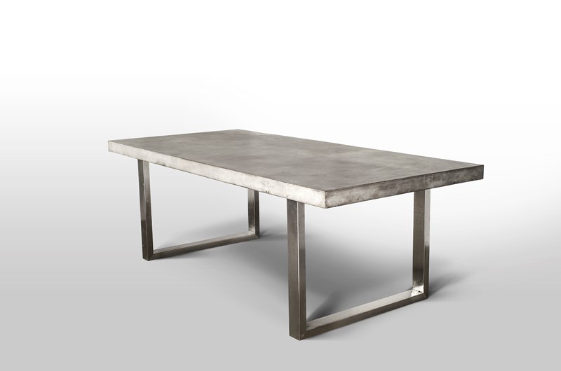 670200 CASA dining table